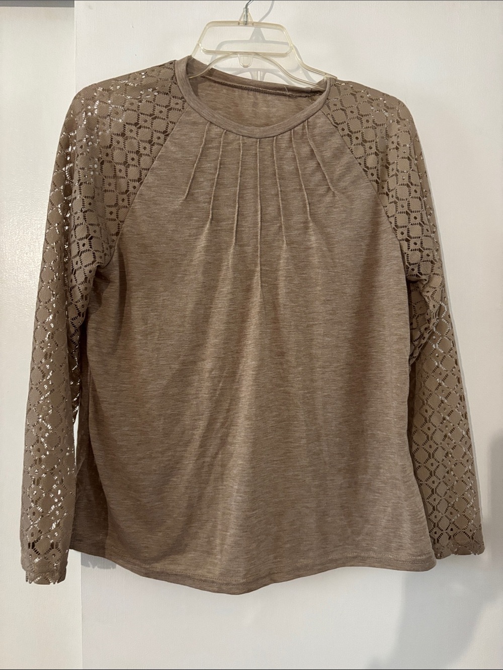 Women's Lace-Sleeve Pleated Front Top - Taupe